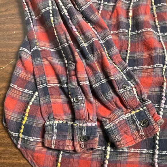 BDG Plaid Flannel & Yarn Textured Button-Up Shirt Red Soft Size Small Petite SP - Picture 8 of 9